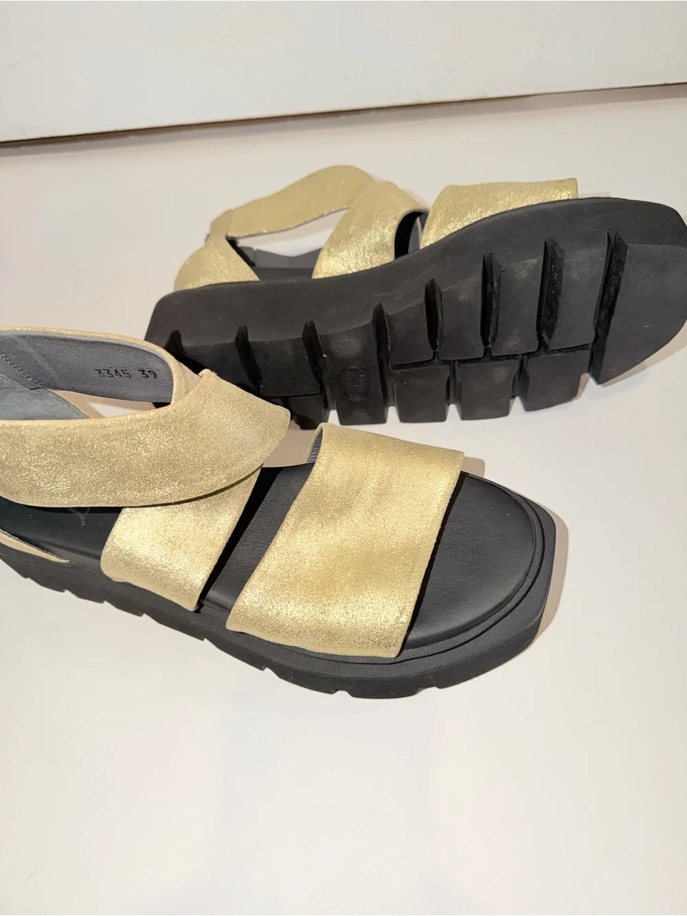 Lofina Gold Leather Platform With A Zipper Sandal, Sz 39